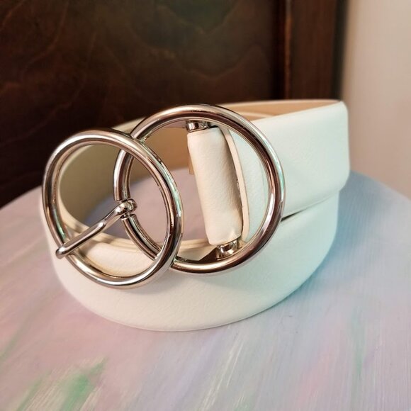 Women's XL Wide Vegan Leather White Belt, Faux, Silver tone Double Circle Buckle - Picture 3 of 9
